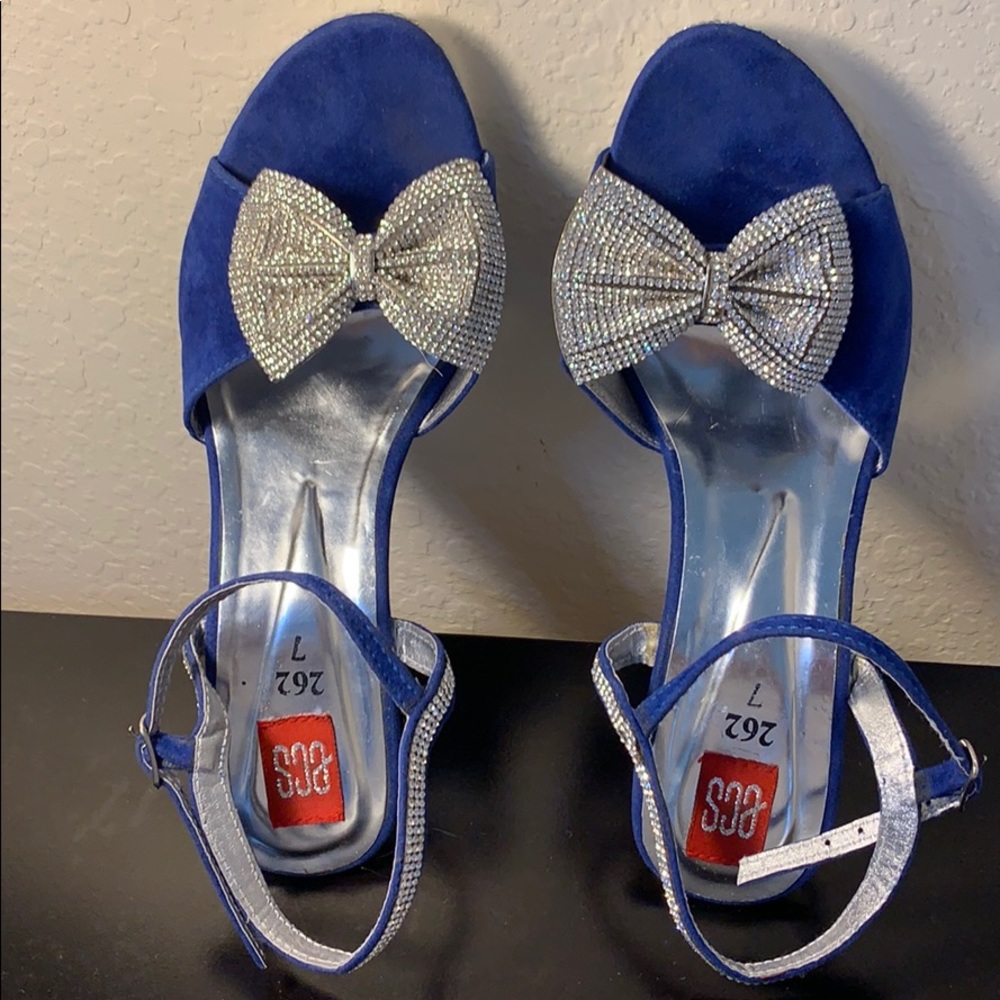 Blue heels with diamonds bow